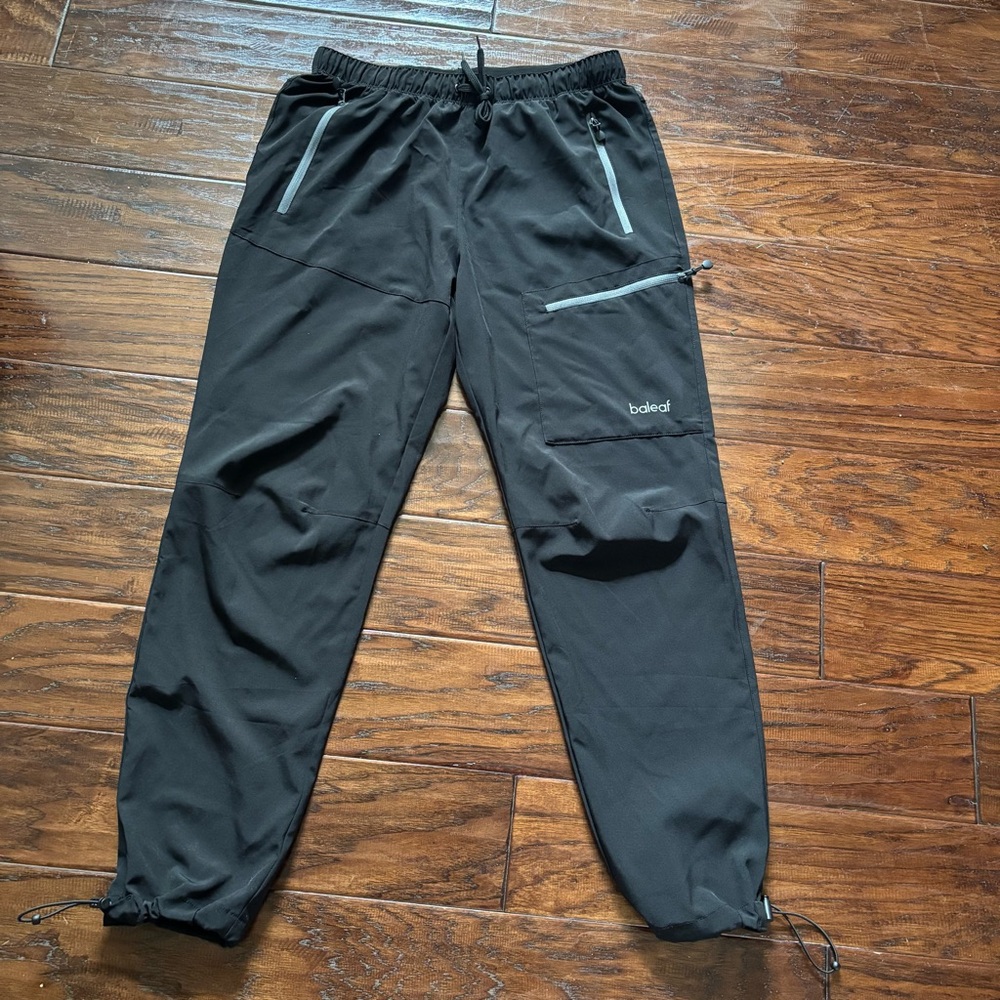 Baleaf black joggers | size large